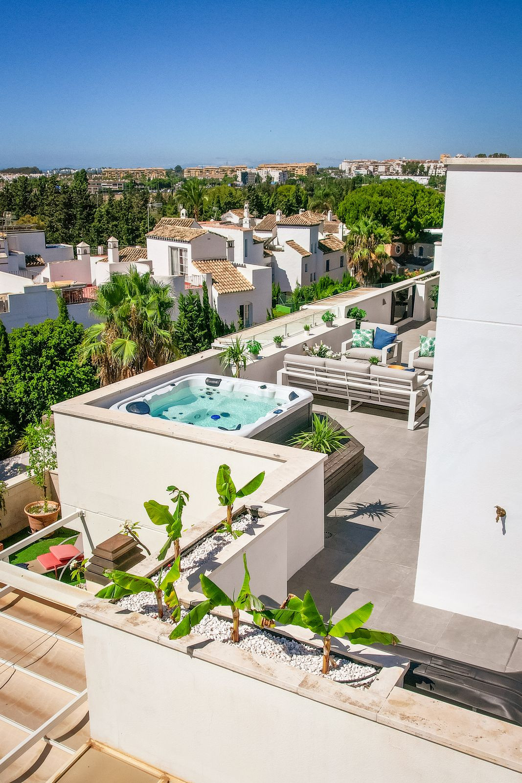 3 Bed Apartment for sale in Puerto Banús Costa Del Sol, Málaga, Spain