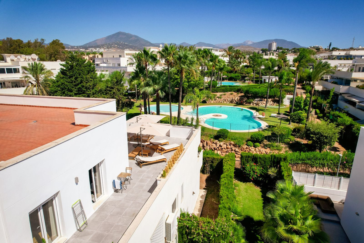 3 Bed Apartment for sale in Puerto Banús Costa Del Sol, Málaga, Spain