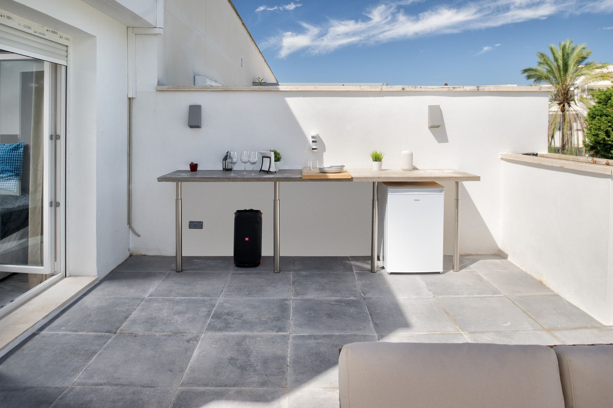 3 Bed Apartment for sale in Puerto Banús Costa Del Sol, Málaga, Spain