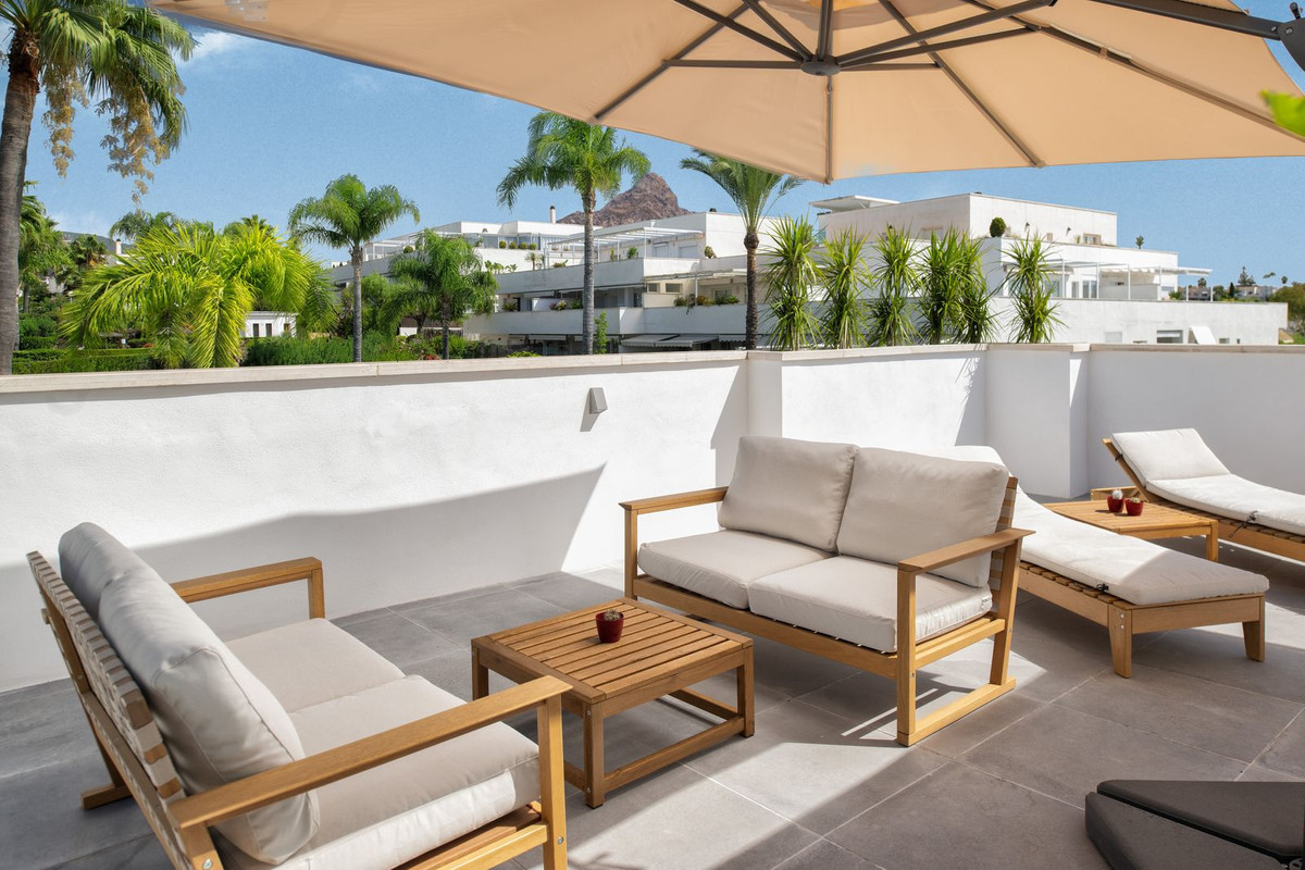 3 Bed Apartment for sale in Puerto Banús Costa Del Sol, Málaga, Spain