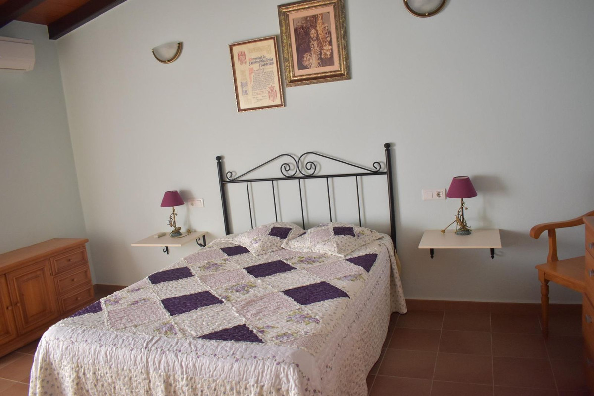 Se vende Finca - Cortijo de 2 dormitorios en Costa Del Sol, Málaga, España