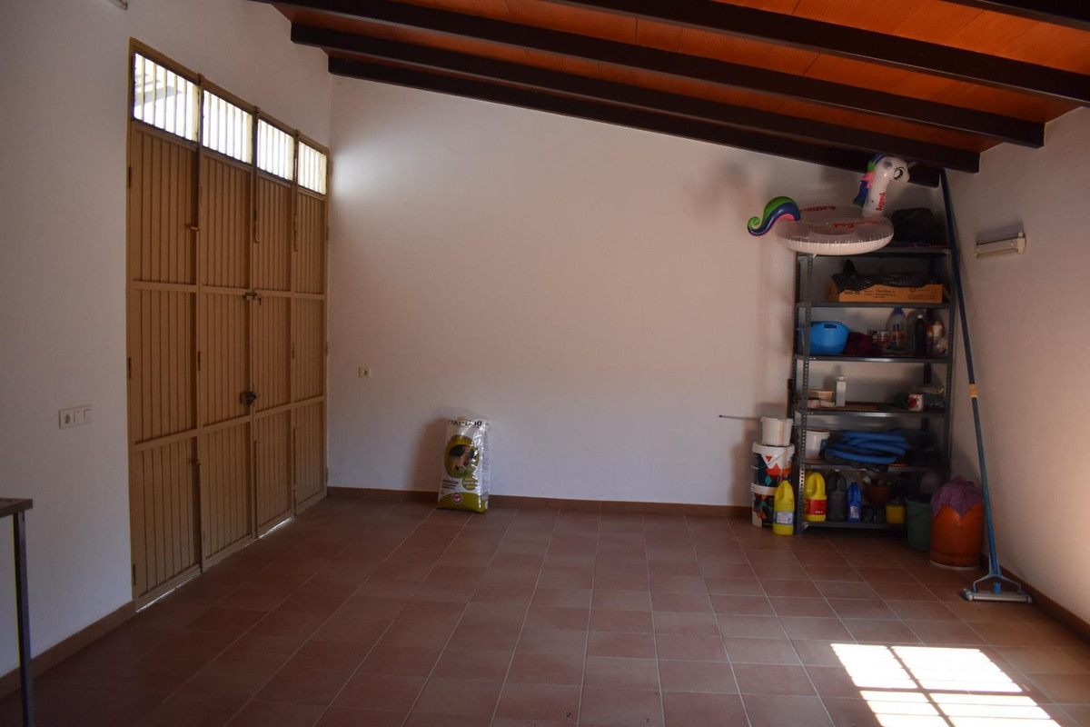 Se vende Finca - Cortijo de 2 dormitorios en Costa Del Sol, Málaga, España