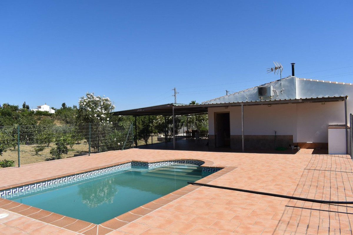 Se vende Finca - Cortijo de 2 dormitorios en Costa Del Sol, Málaga, España
