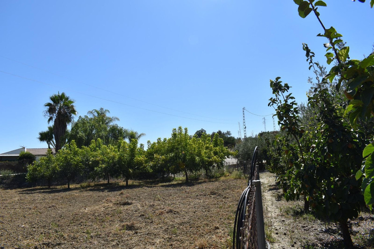 Se vende Finca - Cortijo de 2 dormitorios en Costa Del Sol, Málaga, España