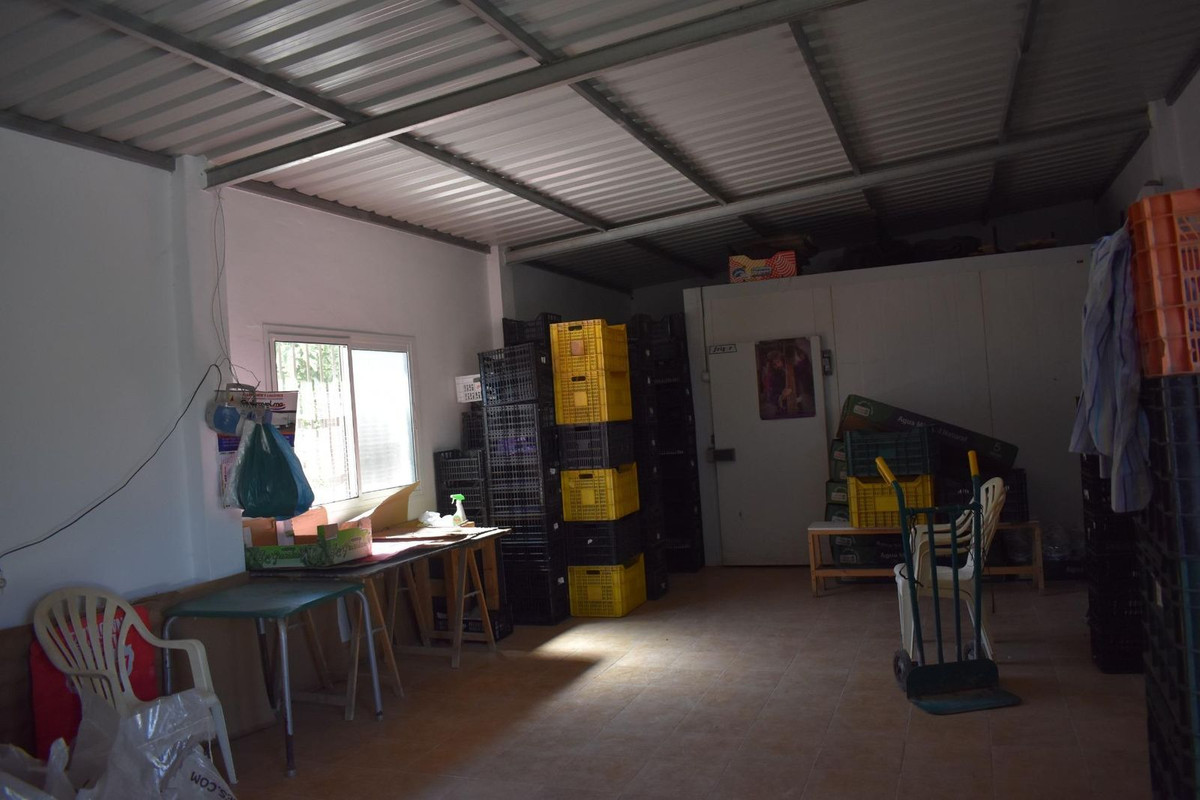Se vende Finca - Cortijo de 2 dormitorios en Costa Del Sol, Málaga, España