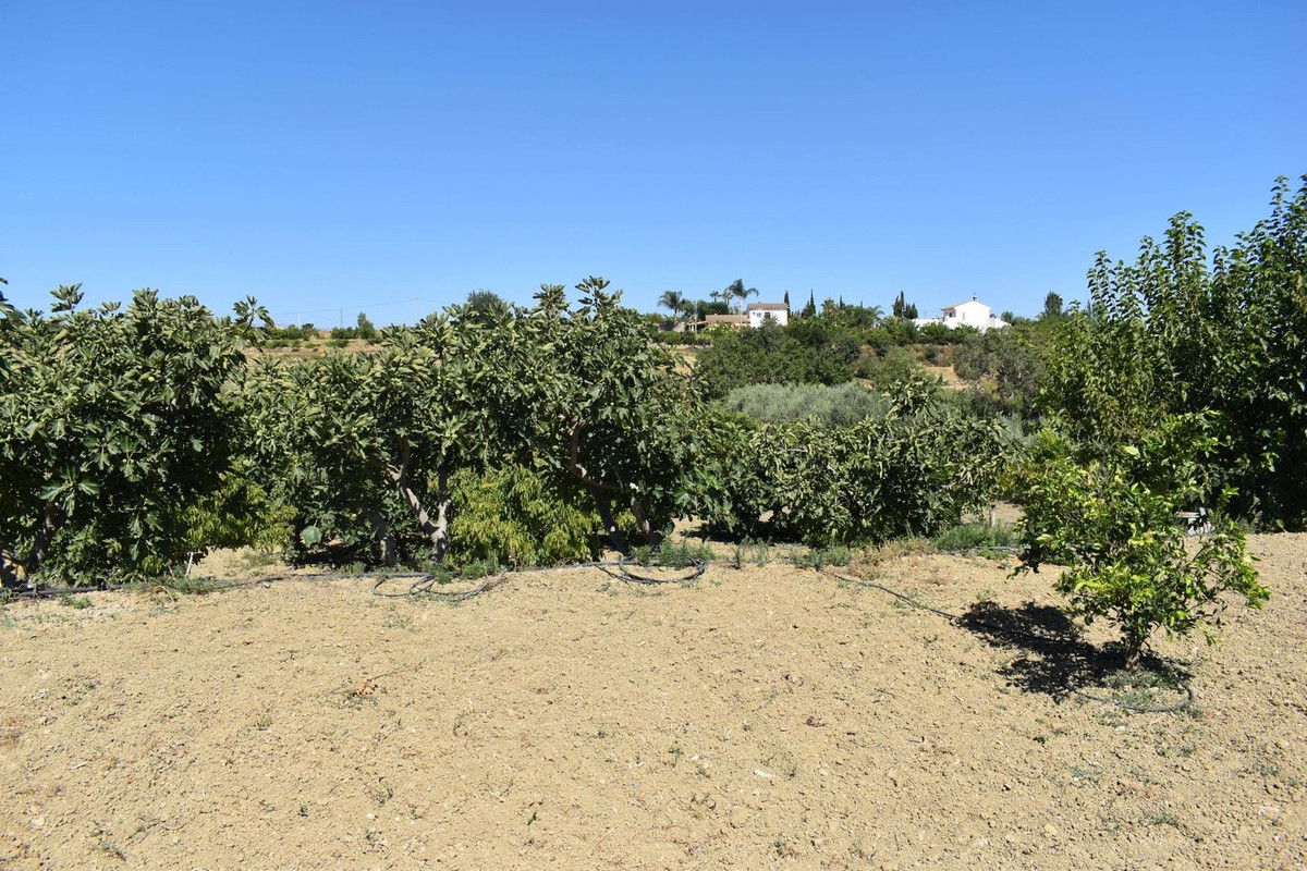 Se vende Finca - Cortijo de 2 dormitorios en Costa Del Sol, Málaga, España