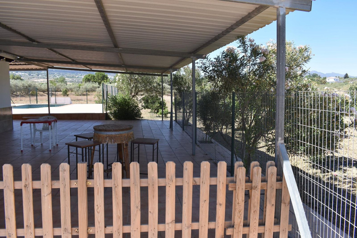 Se vende Finca - Cortijo de 2 dormitorios en Costa Del Sol, Málaga, España