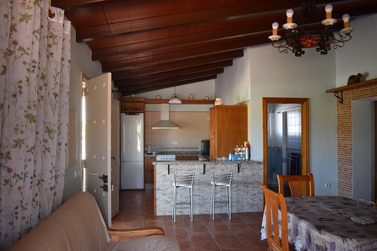 Se vende Finca - Cortijo de 2 dormitorios en Costa Del Sol, Málaga, España