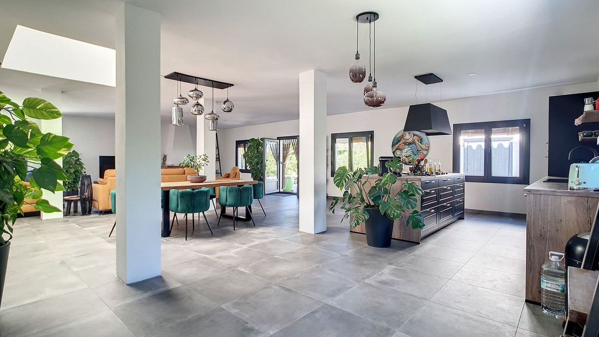 3 Bed Townhouse for sale in Vélezmálaga Costa Del Sol East, Málaga, Spain