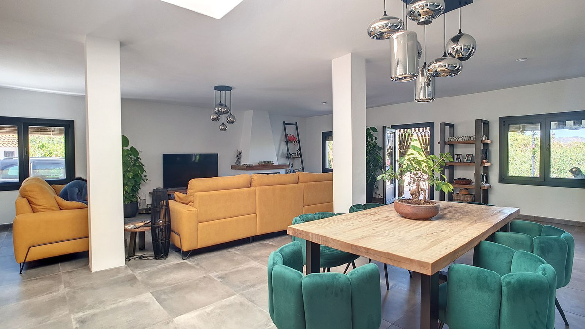 3 Bed Townhouse for sale in Vélezmálaga Costa Del Sol East, Málaga, Spain