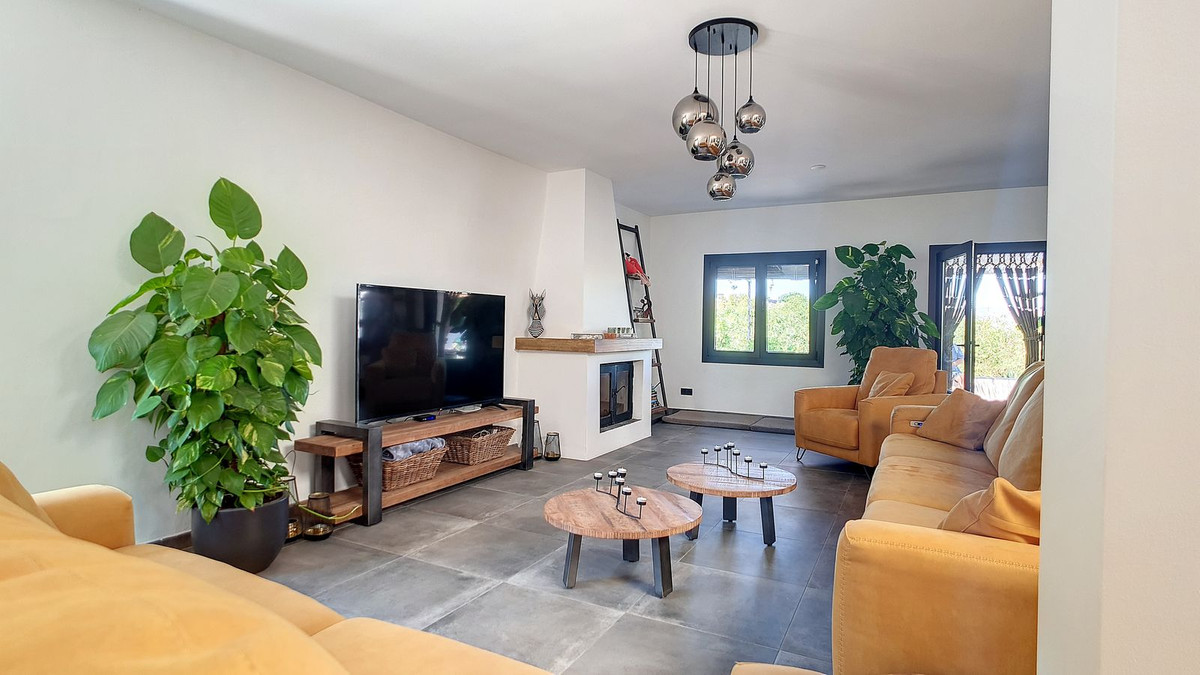 3 Bed Townhouse for sale in Vélezmálaga Costa Del Sol East, Málaga, Spain