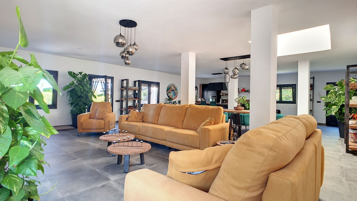 3 Bed Townhouse for sale in Vélezmálaga Costa Del Sol East, Málaga, Spain