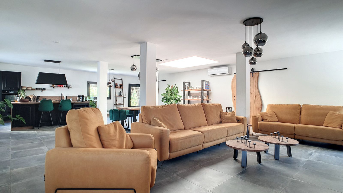 3 Bed Townhouse for sale in Vélezmálaga Costa Del Sol East, Málaga, Spain