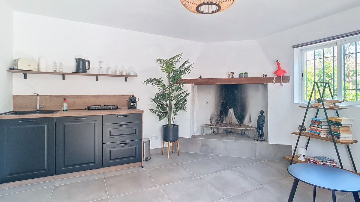3 Bed Townhouse for sale in Vélezmálaga Costa Del Sol East, Málaga, Spain
