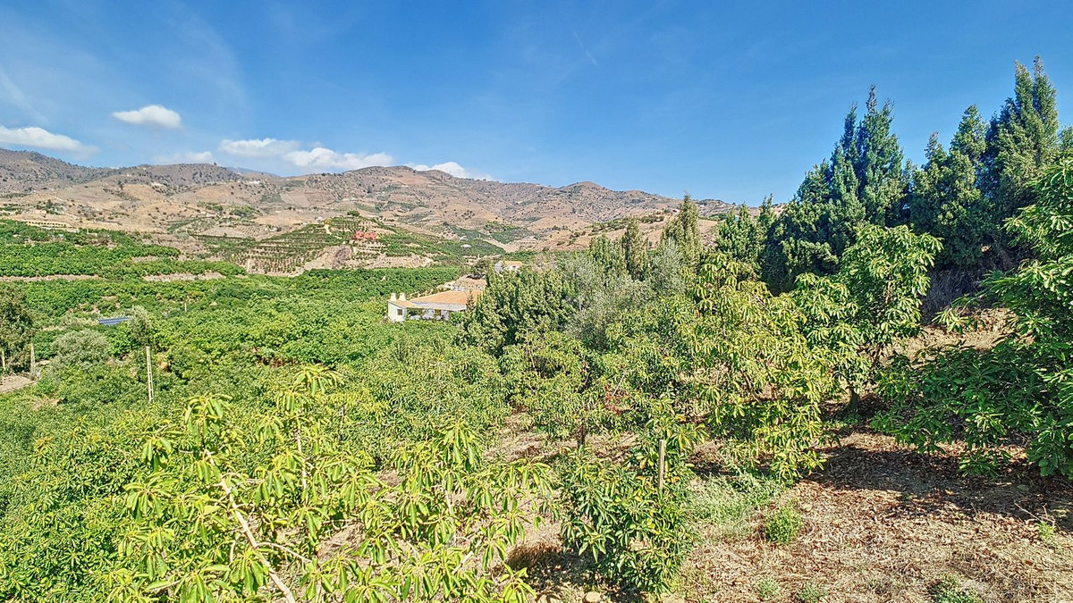 3 Bed Townhouse for sale in Vélezmálaga Costa Del Sol East, Málaga, Spain
