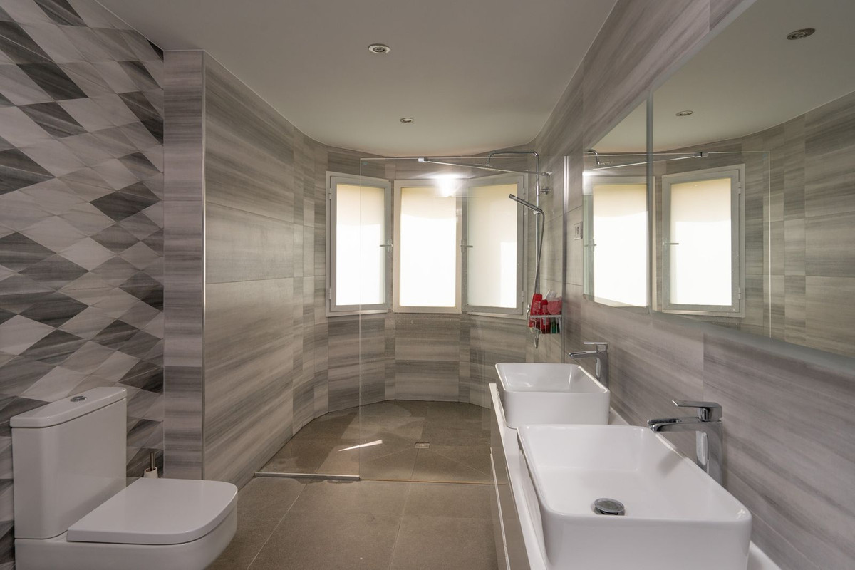 4 Bed Townhouse for sale in Benalmadena Costa Del Sol, Málaga, Spain
