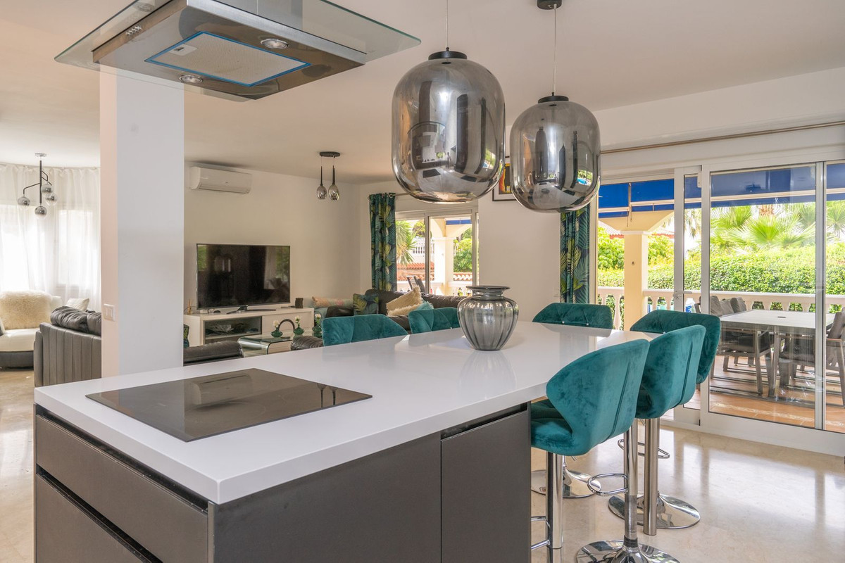 4 Bed Townhouse for sale in Benalmadena Costa Del Sol, Málaga, Spain