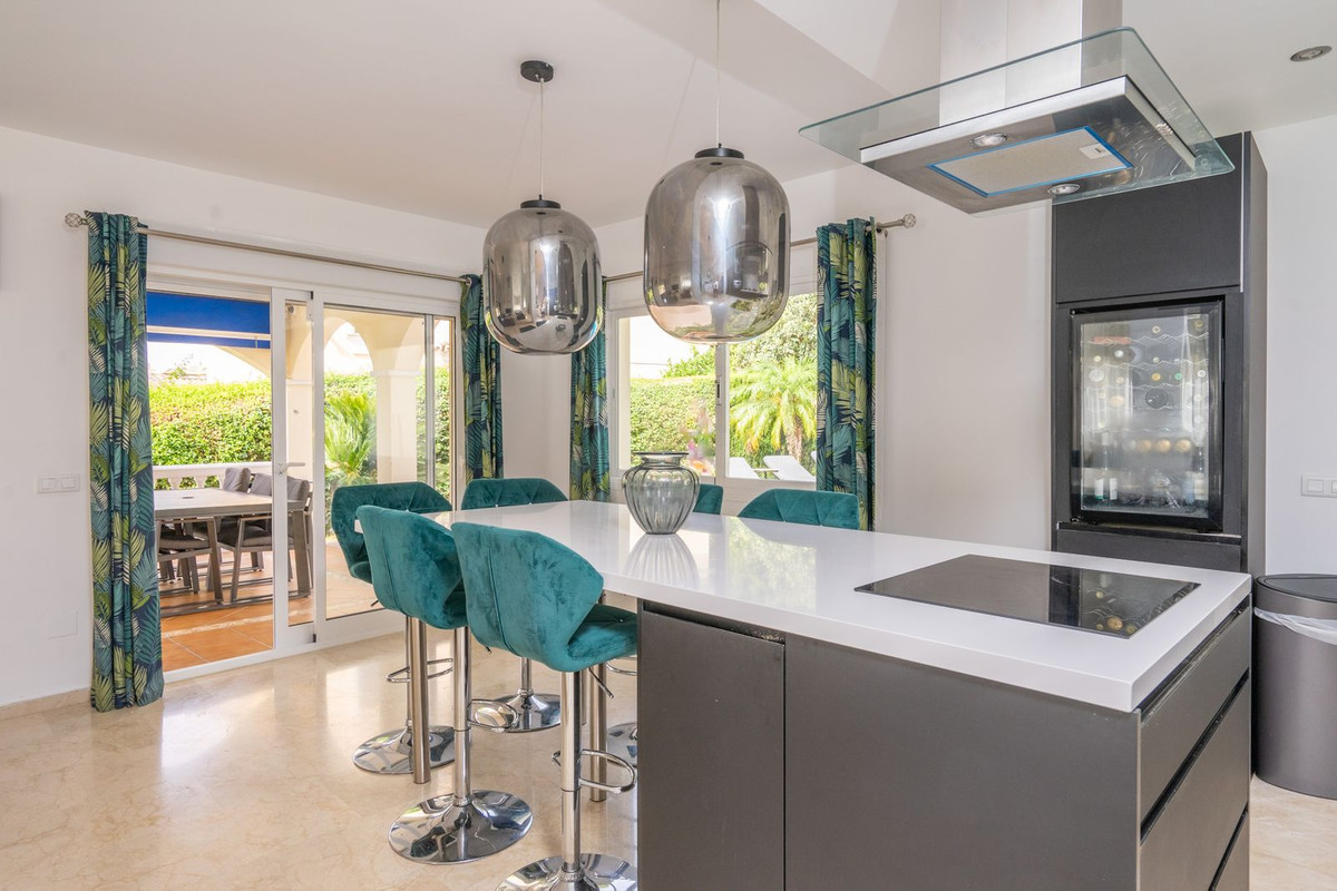 4 Bed Townhouse for sale in Benalmadena Costa Del Sol, Málaga, Spain