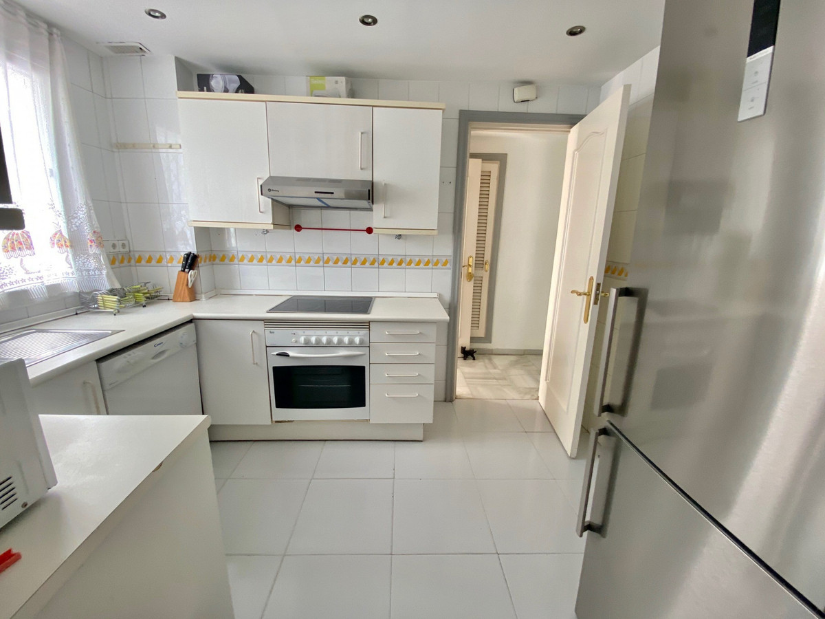 5 Bed Apartment for sale in Nagüeles Costa Del Sol, Málaga, Spain