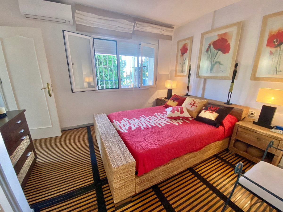 5 Bed Apartment for sale in Nagüeles Costa Del Sol, Málaga, Spain
