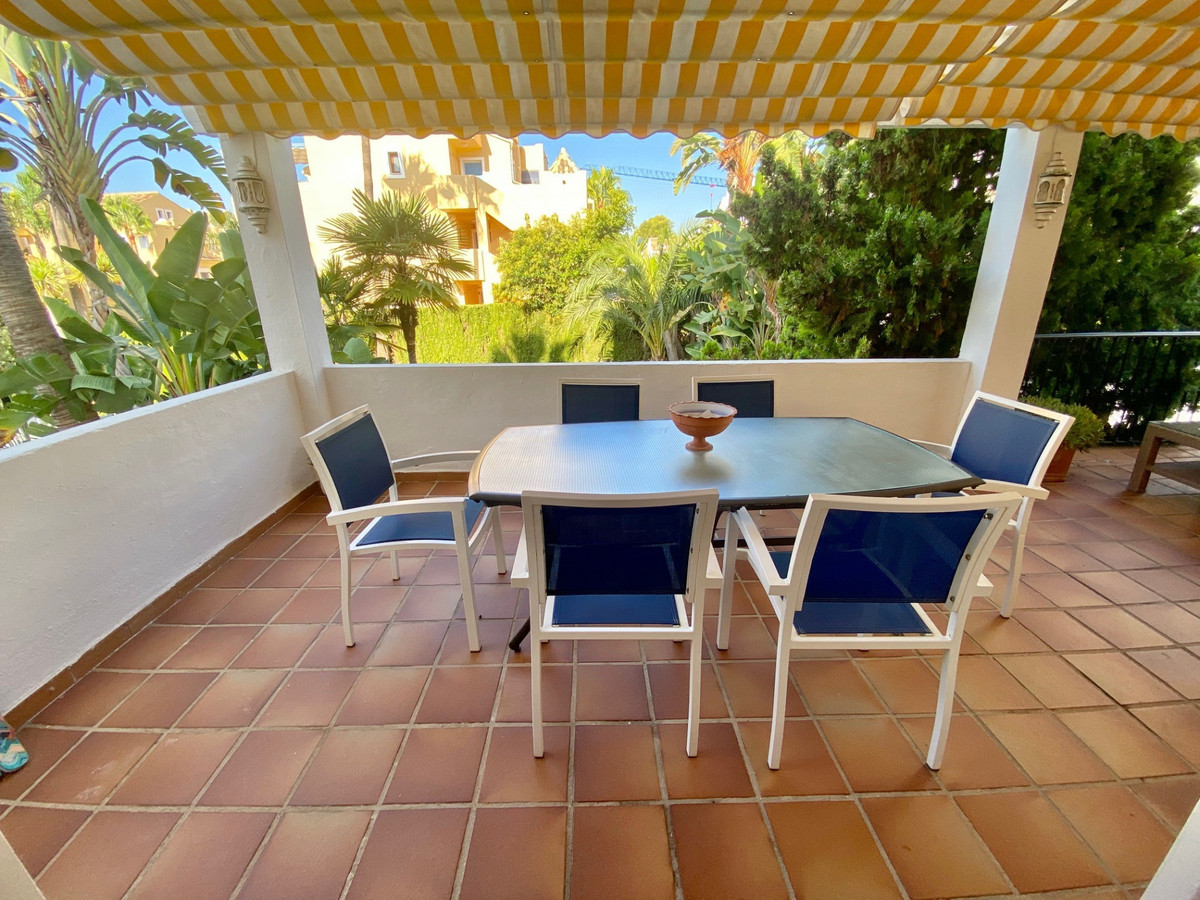 5 Bed Apartment for sale in Nagüeles Costa Del Sol, Málaga, Spain