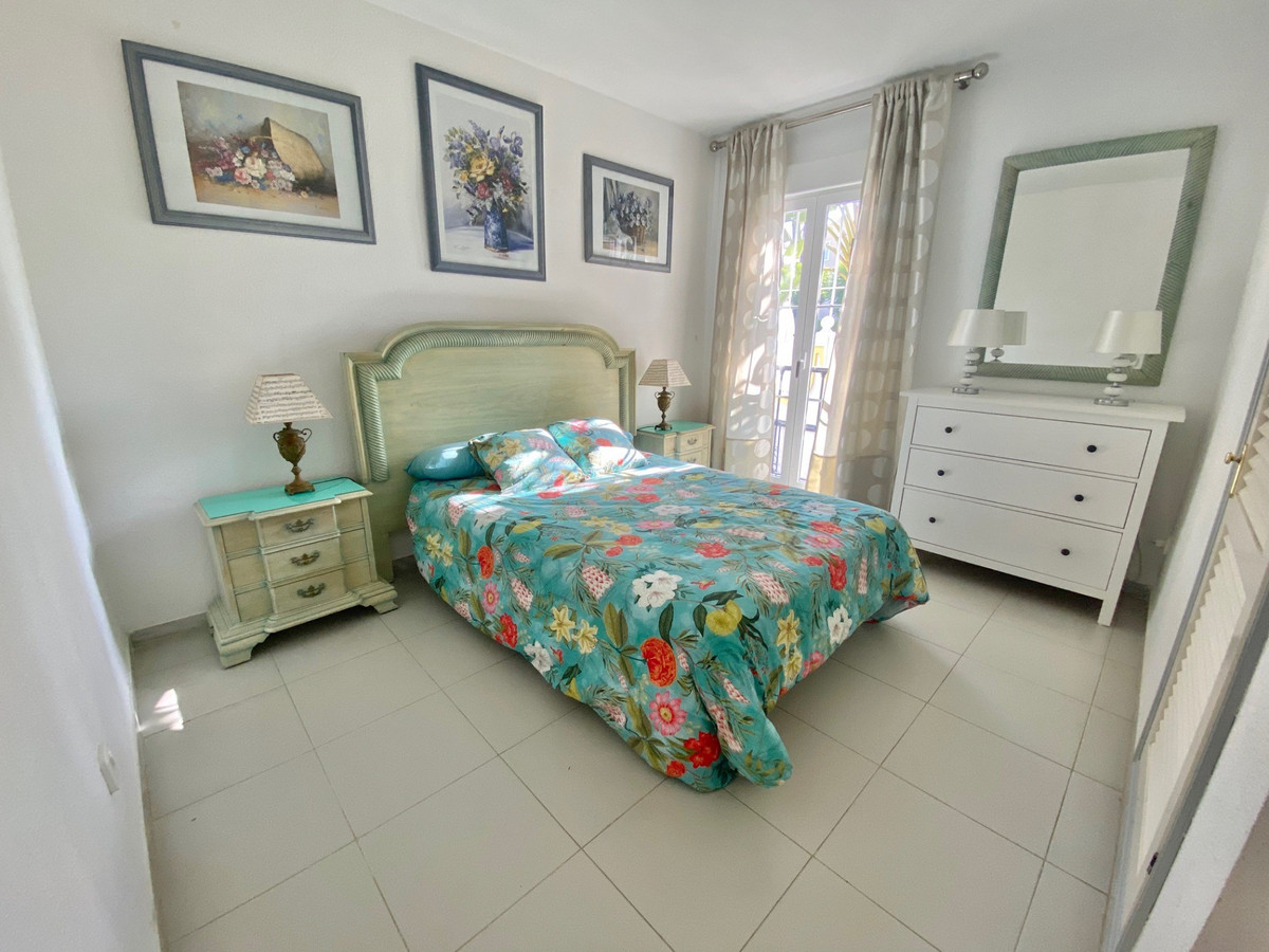 5 Bed Apartment for sale in Nagüeles Costa Del Sol, Málaga, Spain