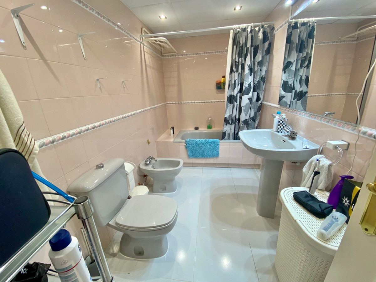 5 Bed Apartment for sale in Nagüeles Costa Del Sol, Málaga, Spain