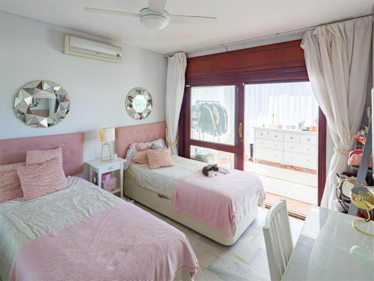 4 Bed Townhouse for sale in El Rosario Costa Del Sol, Málaga, Spain