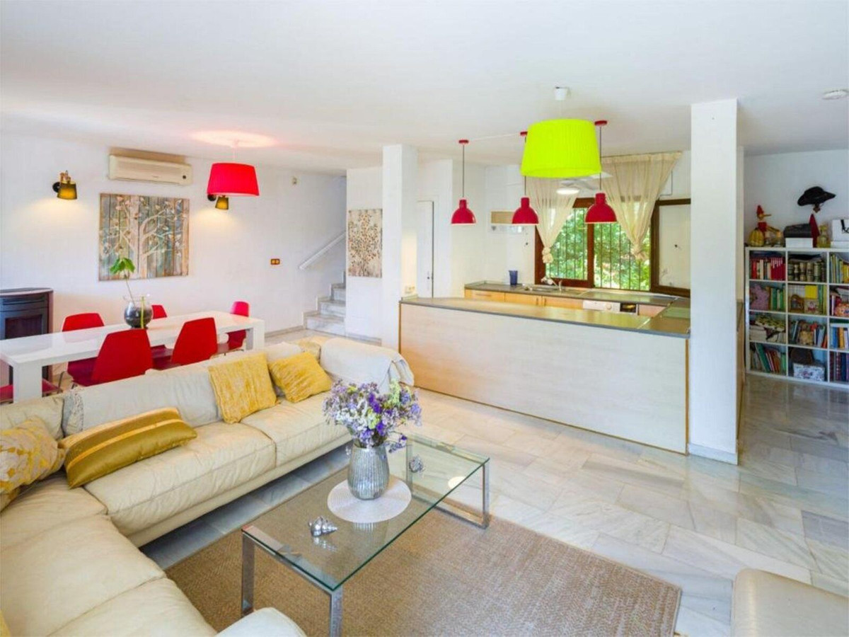 4 Bed Townhouse for sale in El Rosario Costa Del Sol, Málaga, Spain