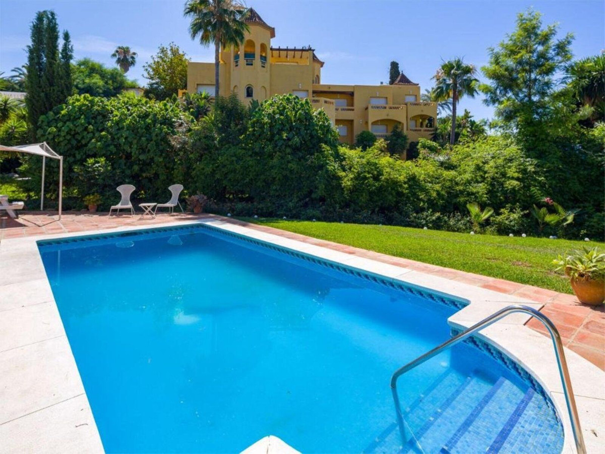4 Bed Townhouse for sale in El Rosario Costa Del Sol, Málaga, Spain