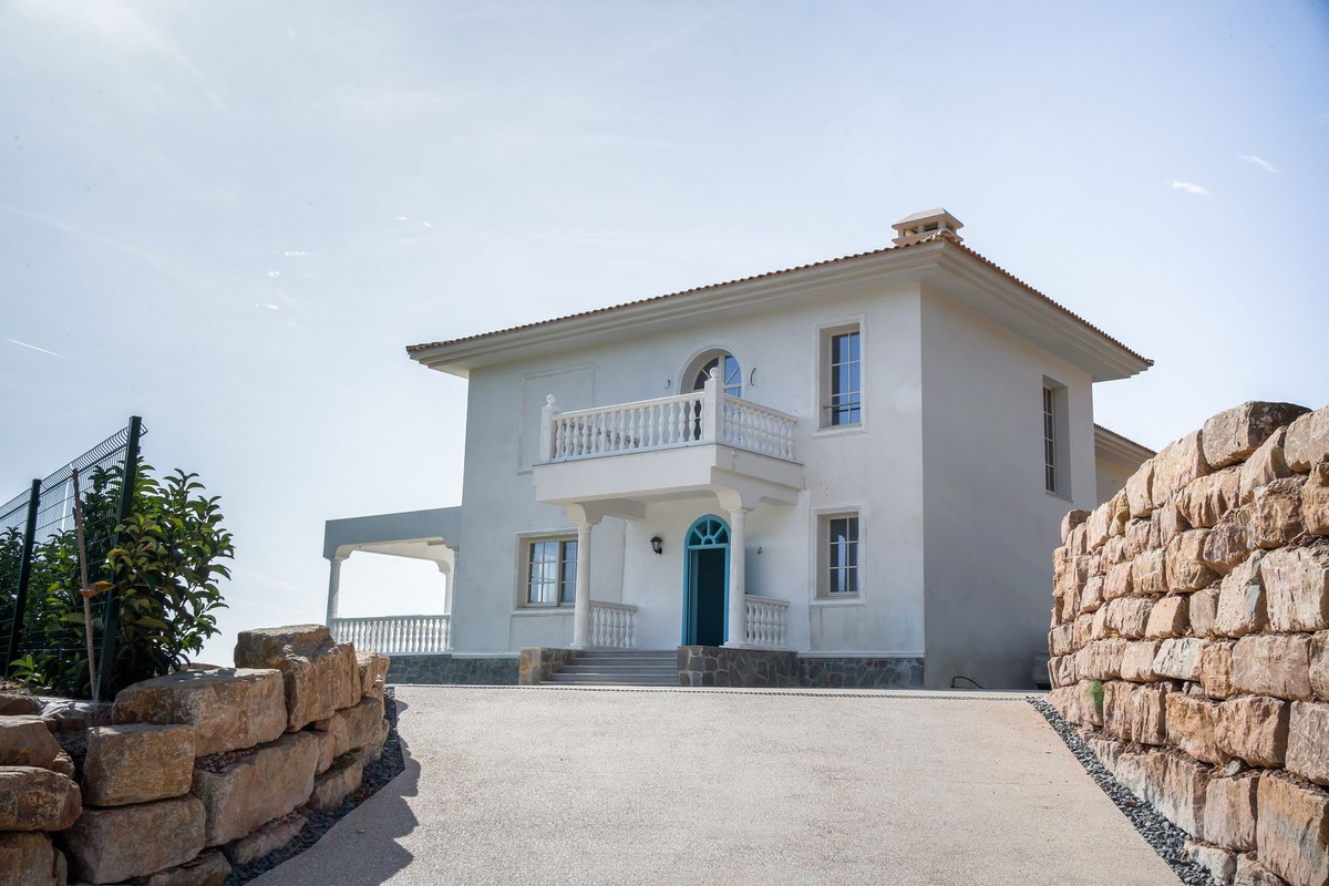 Se vende Villa - Chalet de 6 dormitorios en Costa Del Sol, Málaga, España