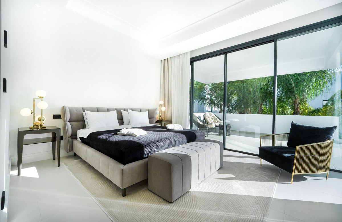 Se vende Villa - Chalet de 5 dormitorios en Costa Del Sol, Málaga, España