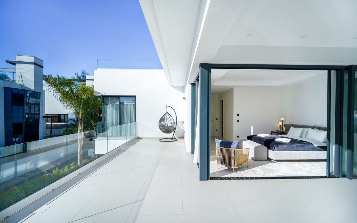 Se vende Villa - Chalet de 5 dormitorios en Costa Del Sol, Málaga, España