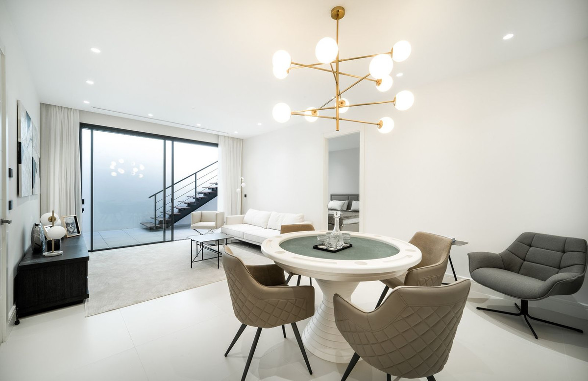 Se vende Villa - Chalet de 5 dormitorios en Costa Del Sol, Málaga, España