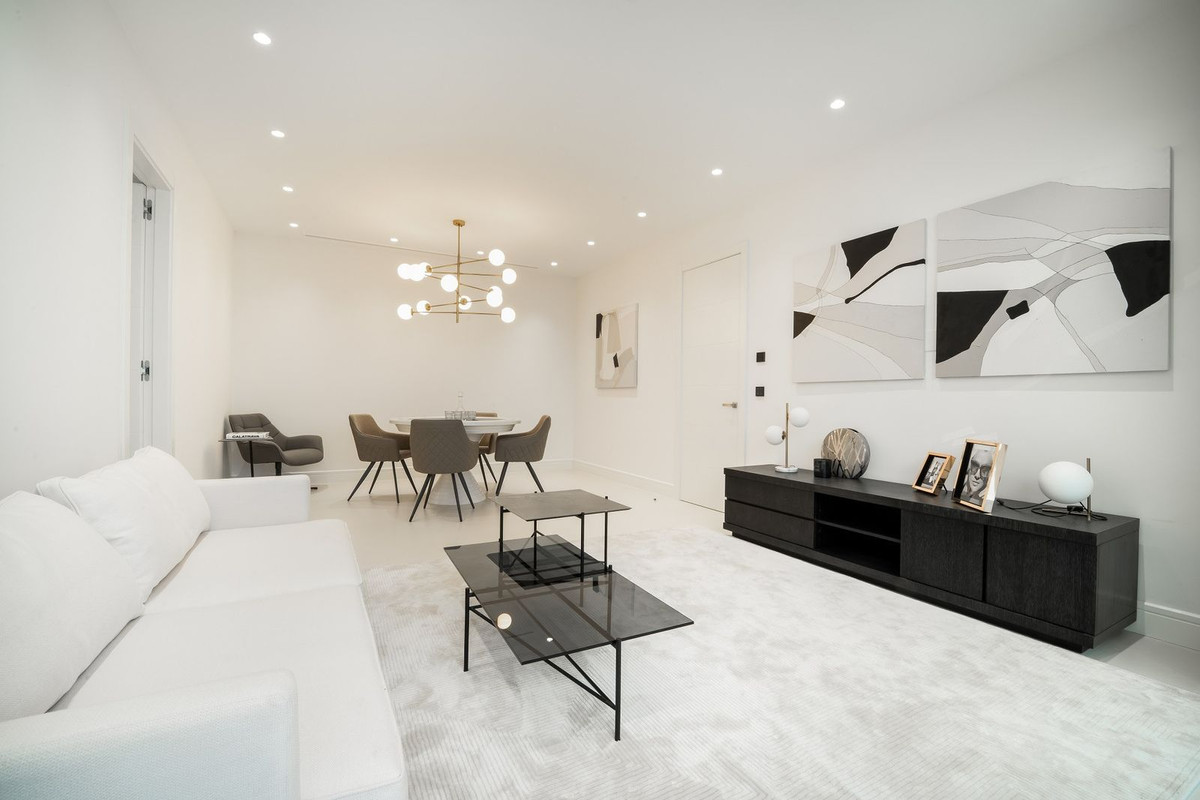 Se vende Villa - Chalet de 5 dormitorios en Costa Del Sol, Málaga, España
