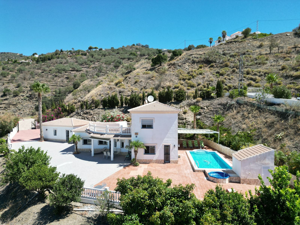 4 Bed Townhouse for sale in Arenas Costa Del Sol East, Málaga, Spain