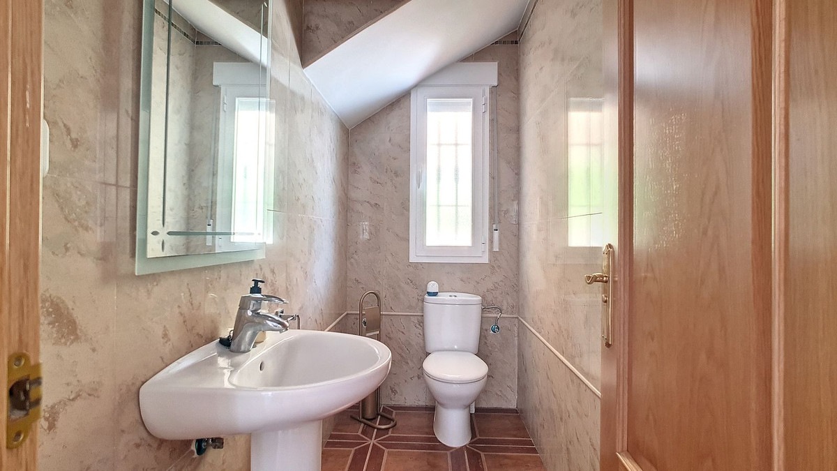 4 Bed Townhouse for sale in Arenas Costa Del Sol East, Málaga, Spain