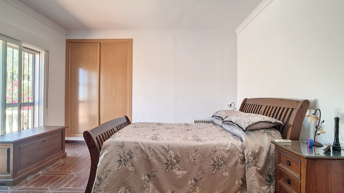 4 Bed Townhouse for sale in Arenas Costa Del Sol East, Málaga, Spain