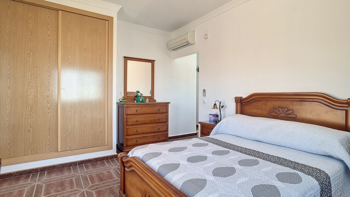 4 Bed Townhouse for sale in Arenas Costa Del Sol East, Málaga, Spain