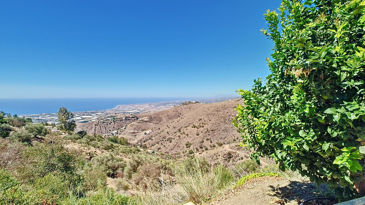 4 Bed Townhouse for sale in Arenas Costa Del Sol East, Málaga, Spain