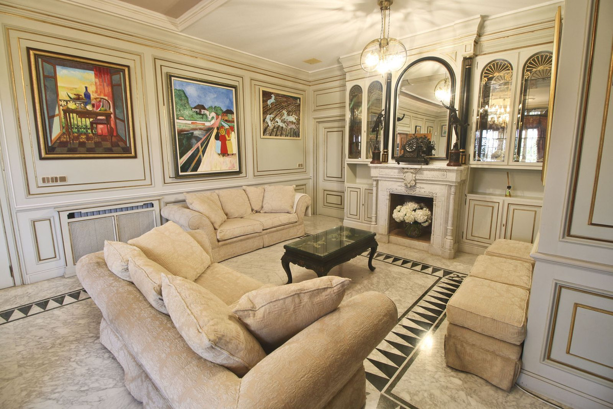 5 Bed Townhouse for sale in Villamartin Costa Blanca, Alicante, Spain