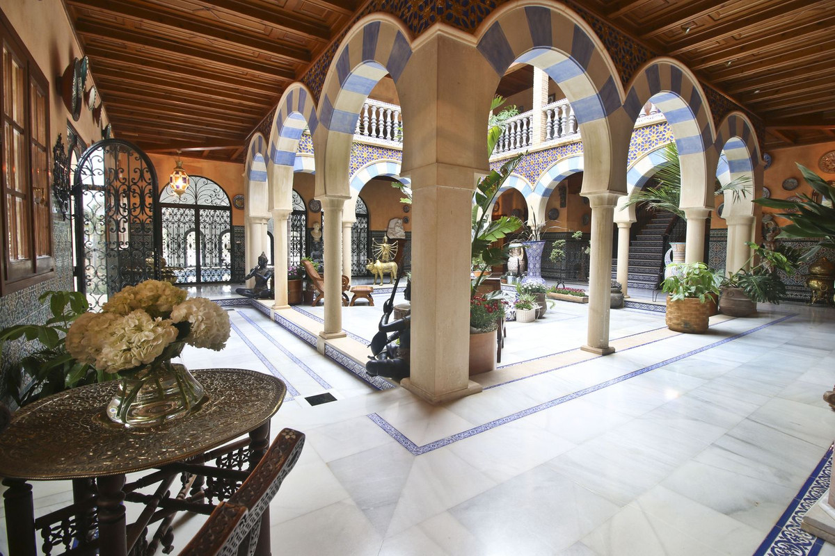 5 Bed Townhouse for sale in Villamartin Costa Blanca, Alicante, Spain
