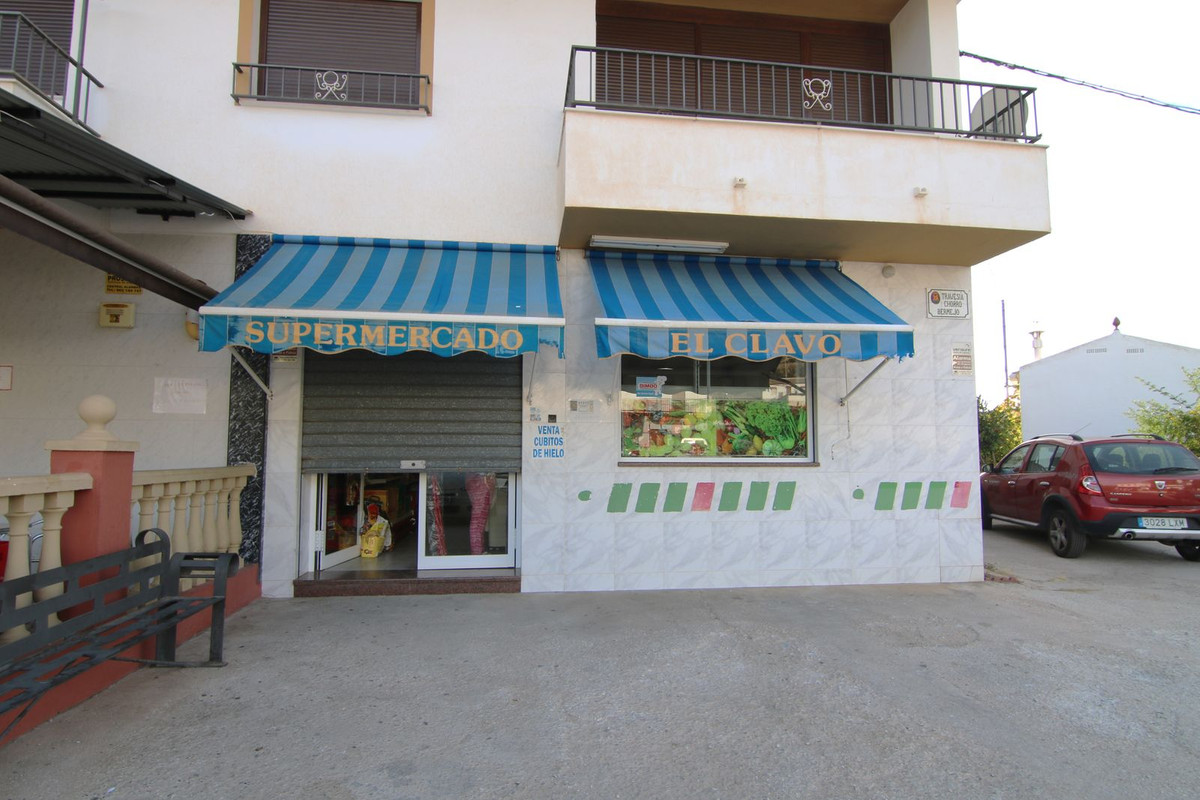 Commercial unit for sale in Alora Costa Del Sol, Málaga, Spain