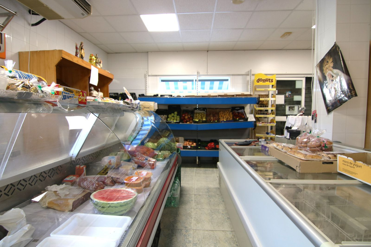 Commercial unit for sale in Alora Costa Del Sol, Málaga, Spain