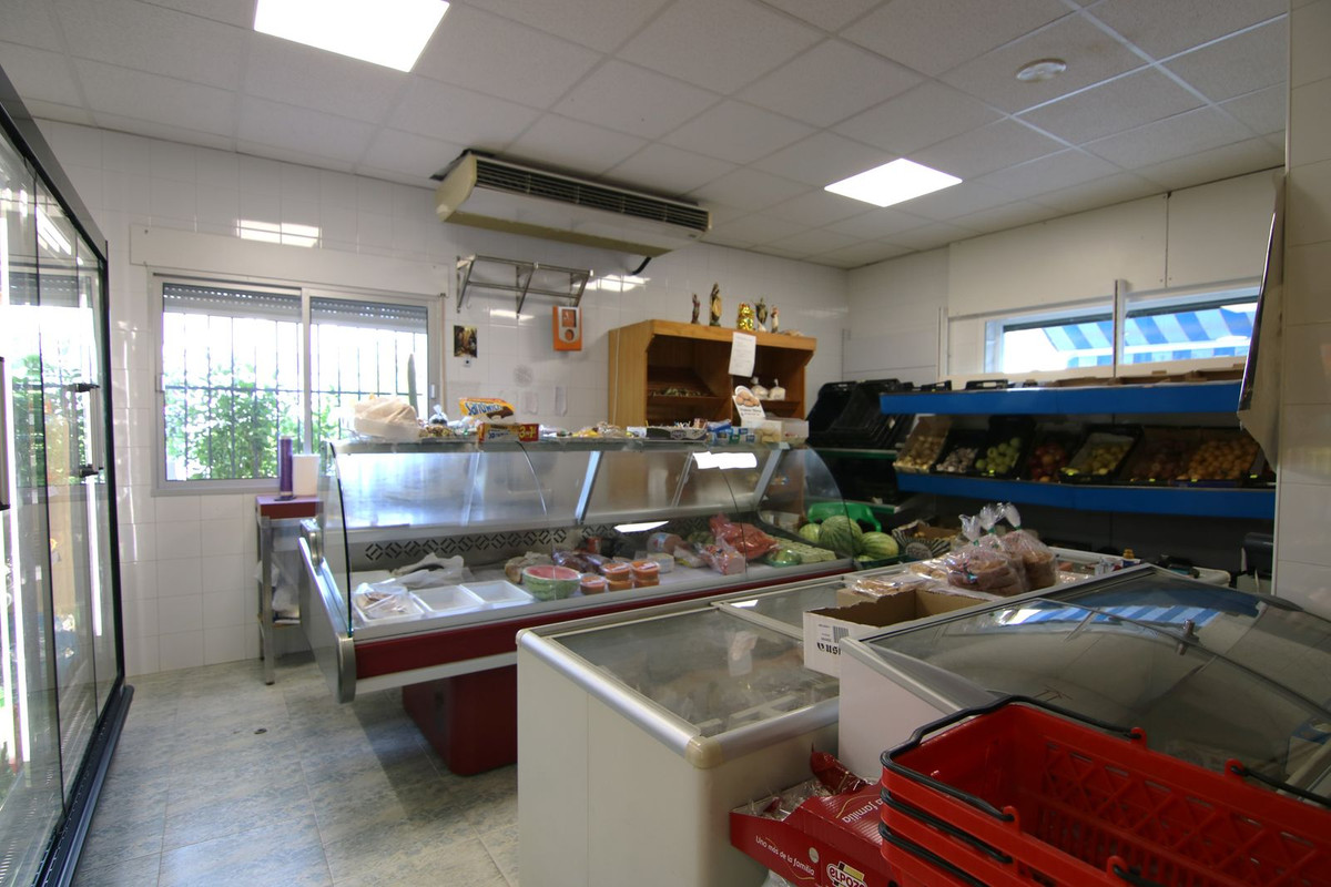 Commercial unit for sale in Alora Costa Del Sol, Málaga, Spain