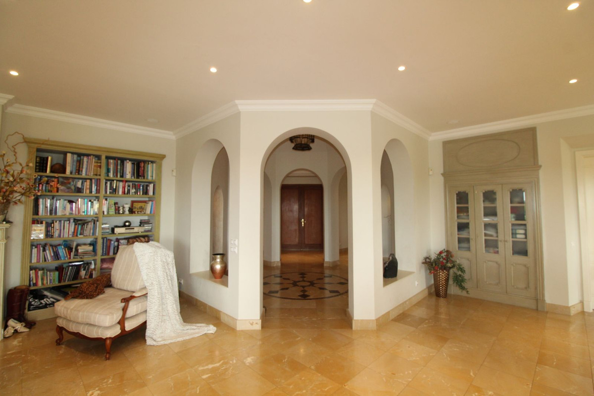 Se vende Villa - Chalet de 4 dormitorios en Costa Del Sol, Cadiz, España