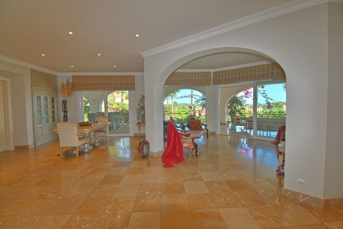 Se vende Villa - Chalet de 4 dormitorios en Costa Del Sol, Cadiz, España