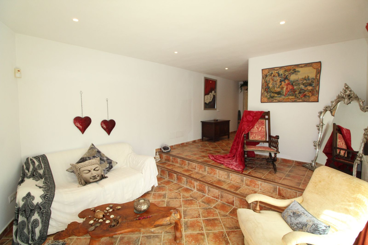Se vende Villa - Chalet de 4 dormitorios en Costa Del Sol, Cadiz, España