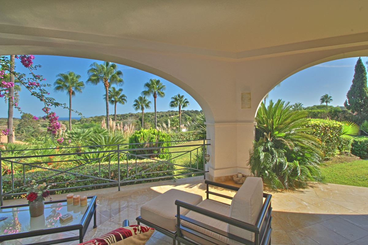 Se vende Villa - Chalet de 4 dormitorios en Costa Del Sol, Cadiz, España