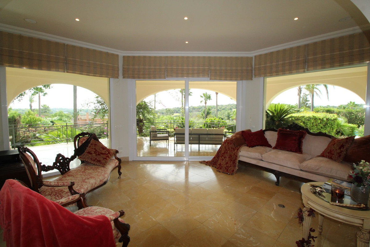 Se vende Villa - Chalet de 4 dormitorios en Costa Del Sol, Cadiz, España